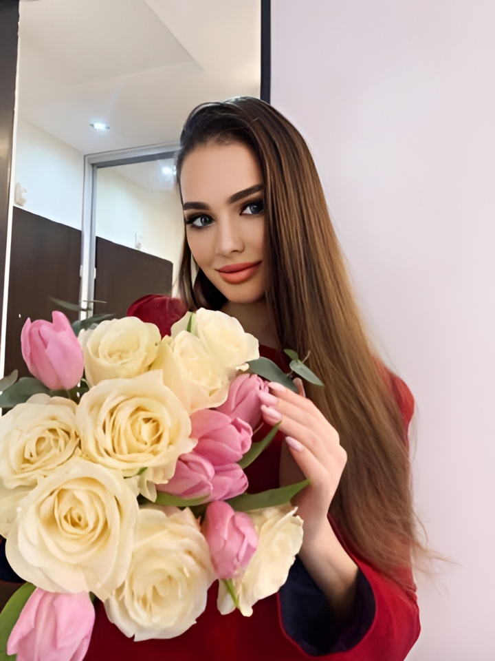 Илона привлекальеная девушка из Пугачев цена от 1500 руб