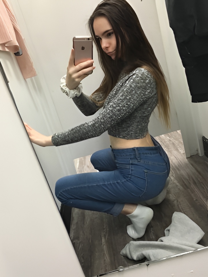 Нелли привлекальеная девушка из Пугачев цена от 2000 руб