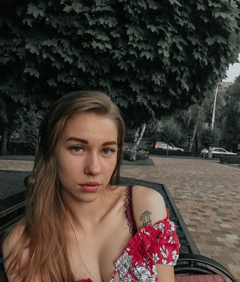 Алиса привлекальеная девушка из Пугачев цена от 3000 руб