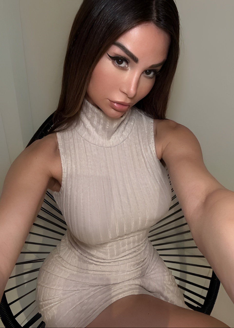 Дина привлекательная девушка из Пугачев цена от 8000 руб