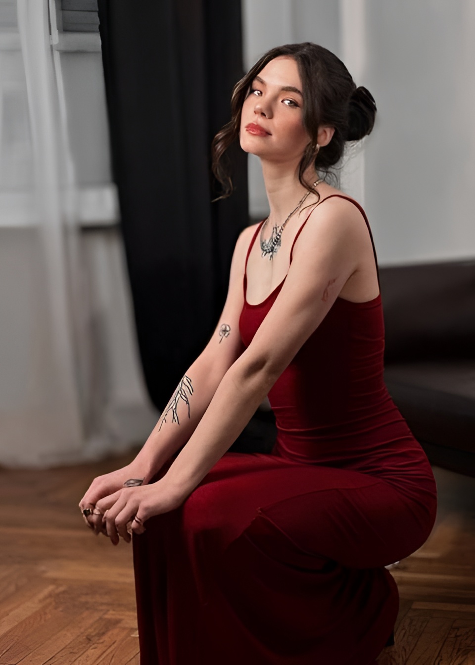 Кристина привлекательная девушка из Пугачев цена от 15000 руб