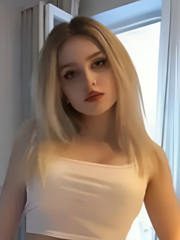 София привлекательная девушка из Пугачев цена от 1500 руб