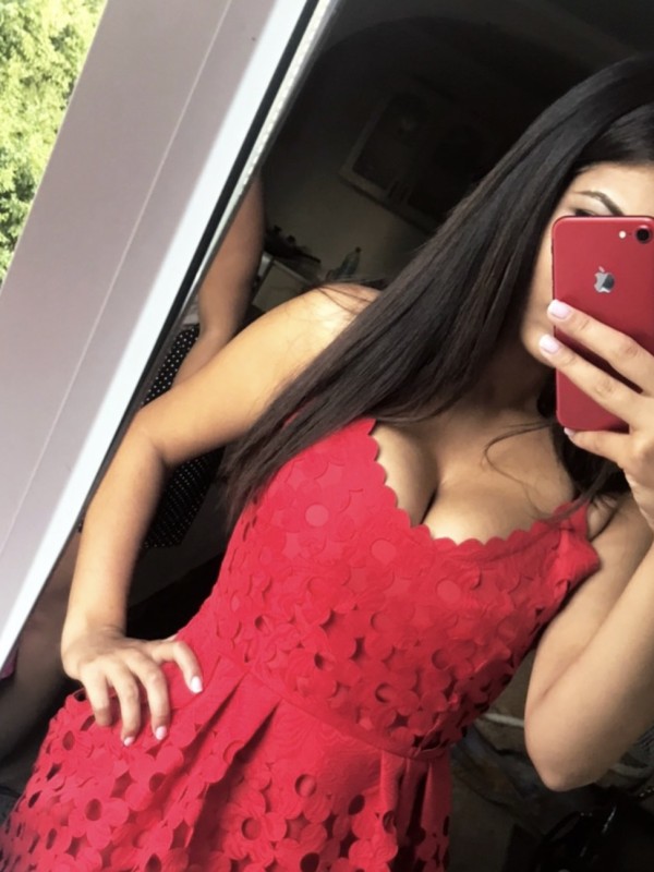 Елена привлекательная девушка из Пугачев цена от 3000 руб