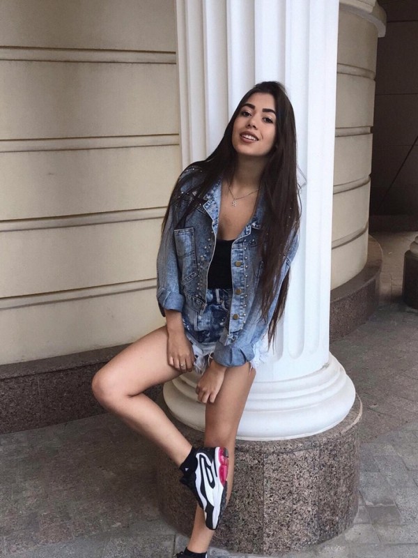 Кларисса привлекательная девушка из Пугачев цена от 3500 руб