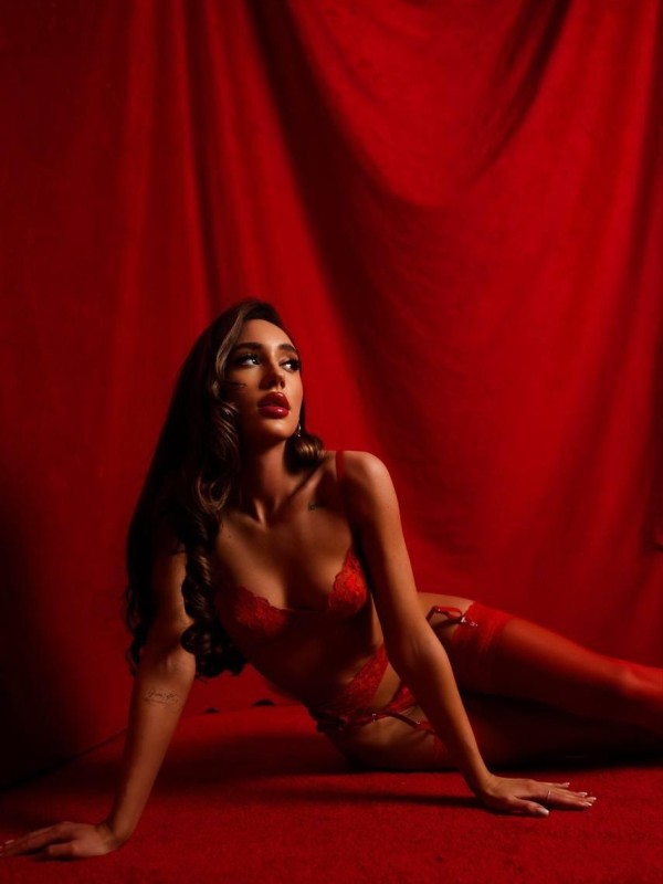 Луиза привлекательная девушка из Пугачев цена от 4000 руб